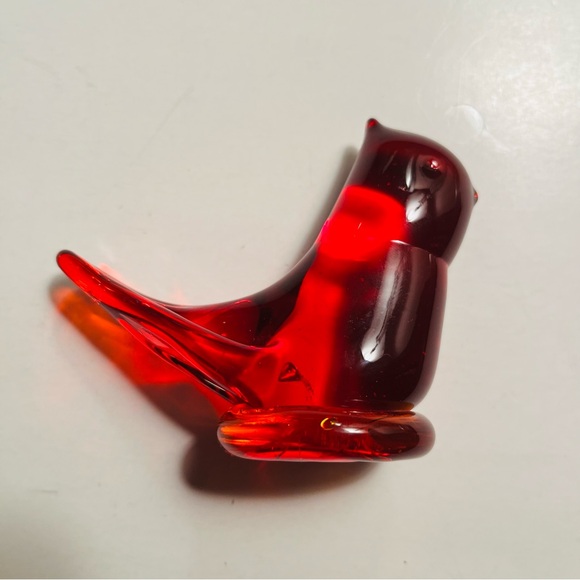 Cardinal of Love Red Bird Titan Glass Figurine Red Signed - Picture 9 of 9